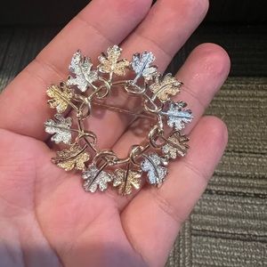 Sarah Conventry Leaves round brooch